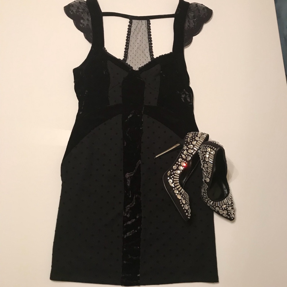 Little Black Dress w/velvet, cap lace sleeves